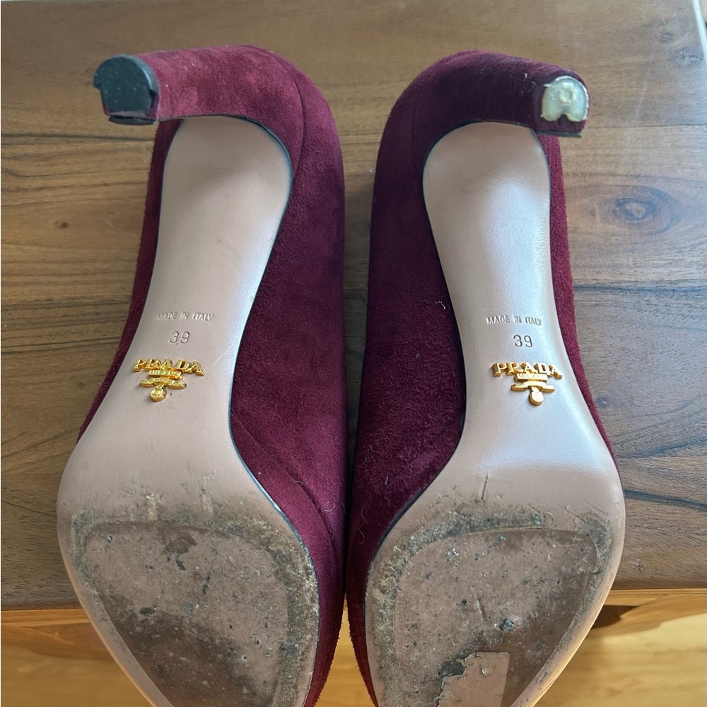 PRADA | Iconic Curved Heel | Burgundy Suede - Picture 4 of 7